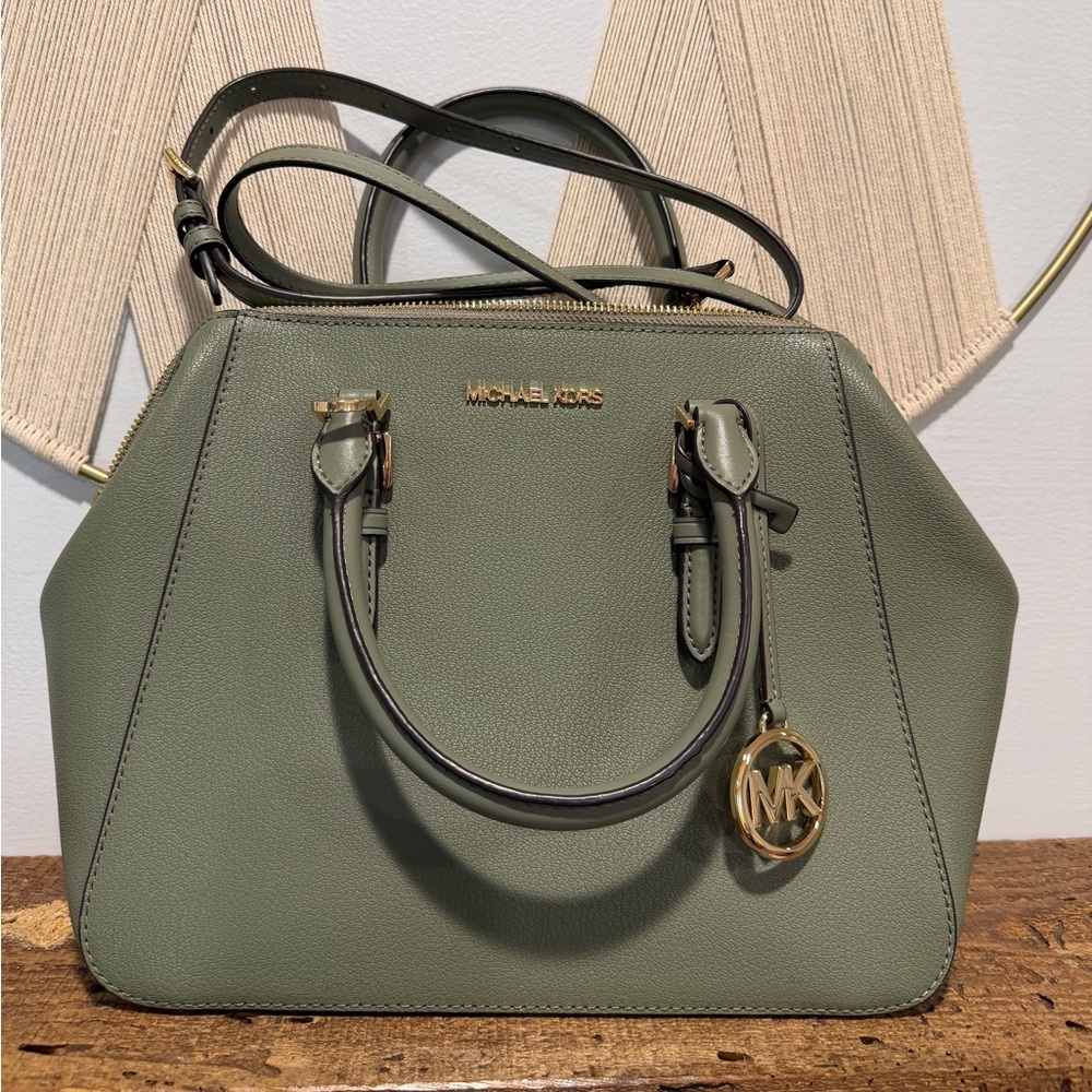 New! MK! - Picture 7 of 17